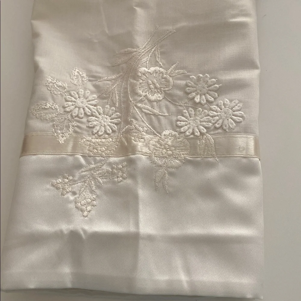 Vintage white hand Embroidered flat sheet pillowcase combo Bedding Set queen